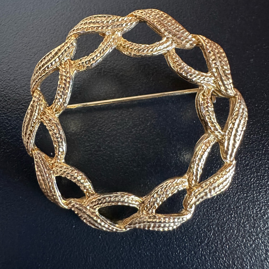 Vintage Textured Links Vintage Brooch